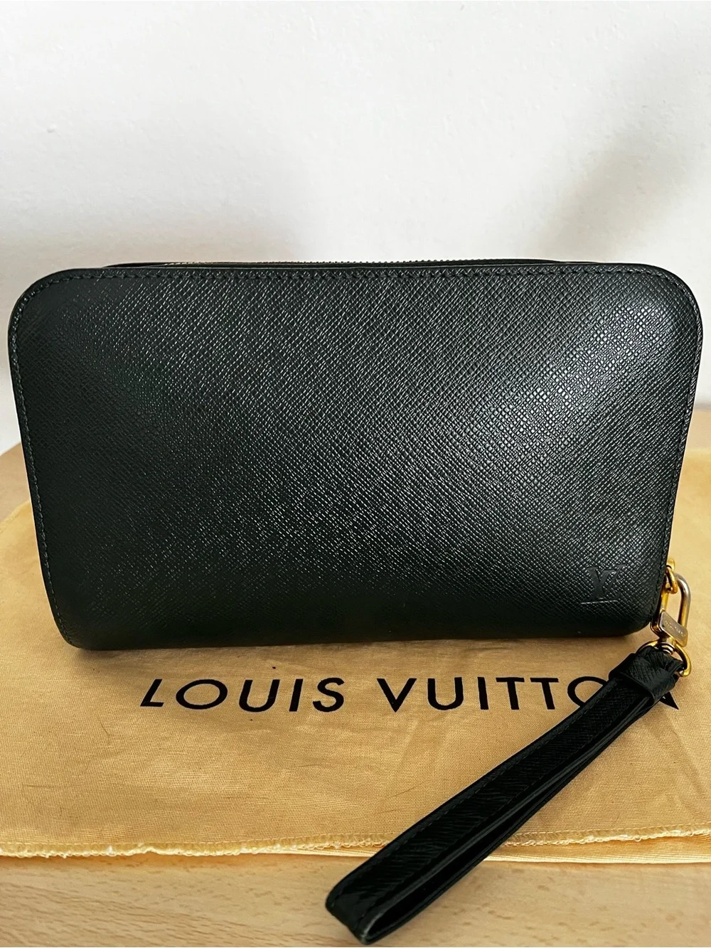 Louis Vuitton Taiga Epicea Green Cosmetic Accessory Travel Wristlet Clutch 1995